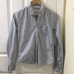 NWOT XS Women’s A&F button down shirt